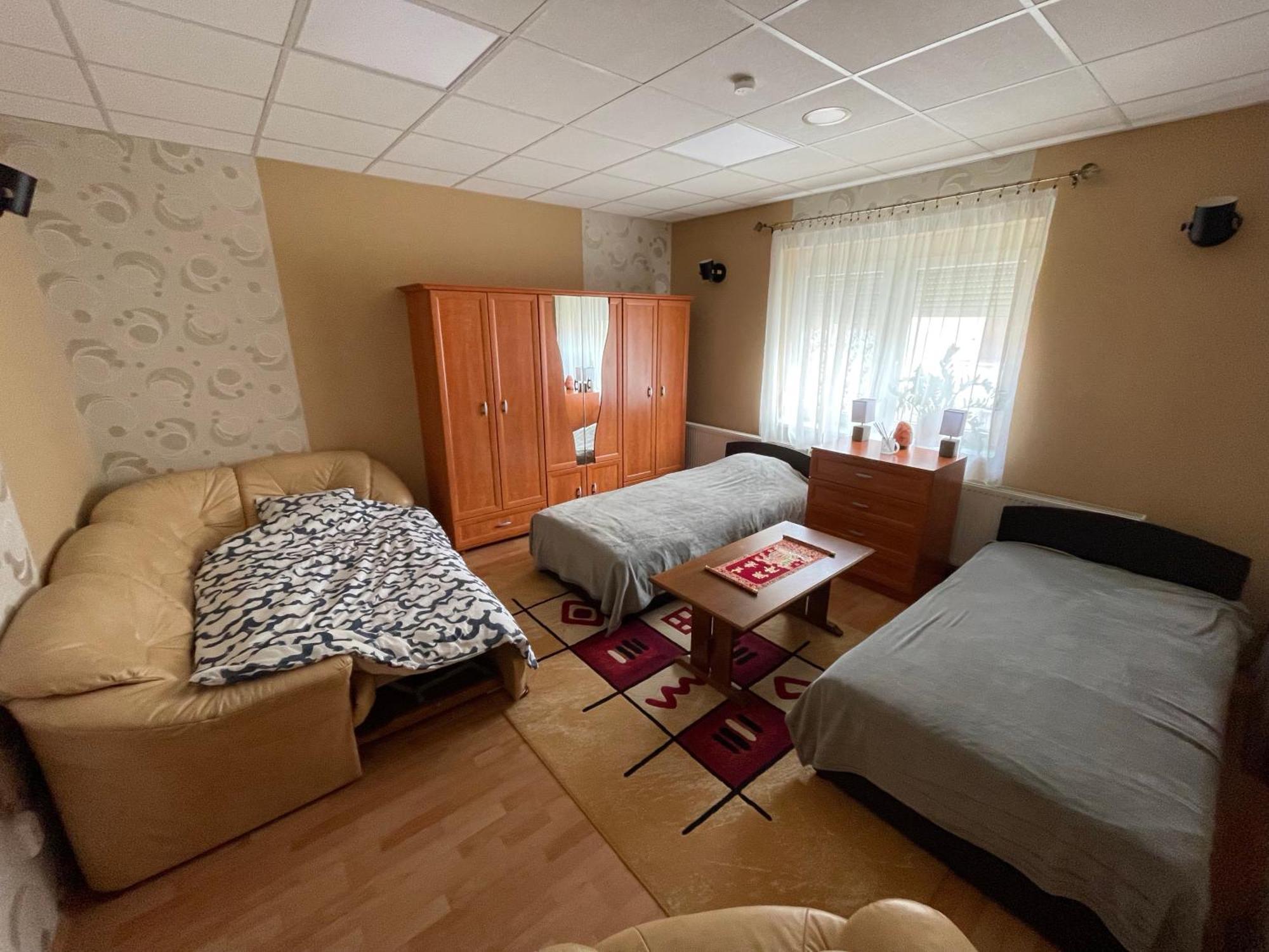 Relax Apartment Zalaegerszeg Ngoại thất bức ảnh